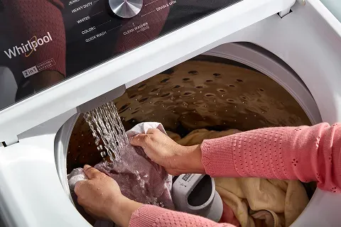 Whirlpool 2-in-1 Removable Agitator washer, showing the deep fill rinse capability.